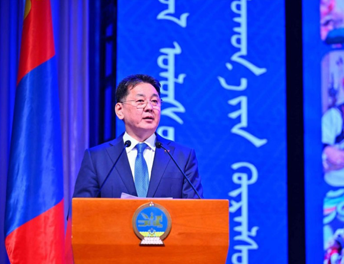 Ерөнхийлөгч У.Хүрэлсүх соёл, урлагийн салбарынхантай уулзлаа